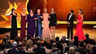 63rd Primetime Emmy Awards  Sofia Vergara Rob Lowe [upl. by Aihsoek]