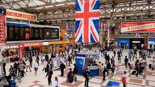 A Walk Through The London Victoria Station London England [upl. by Angadreme]